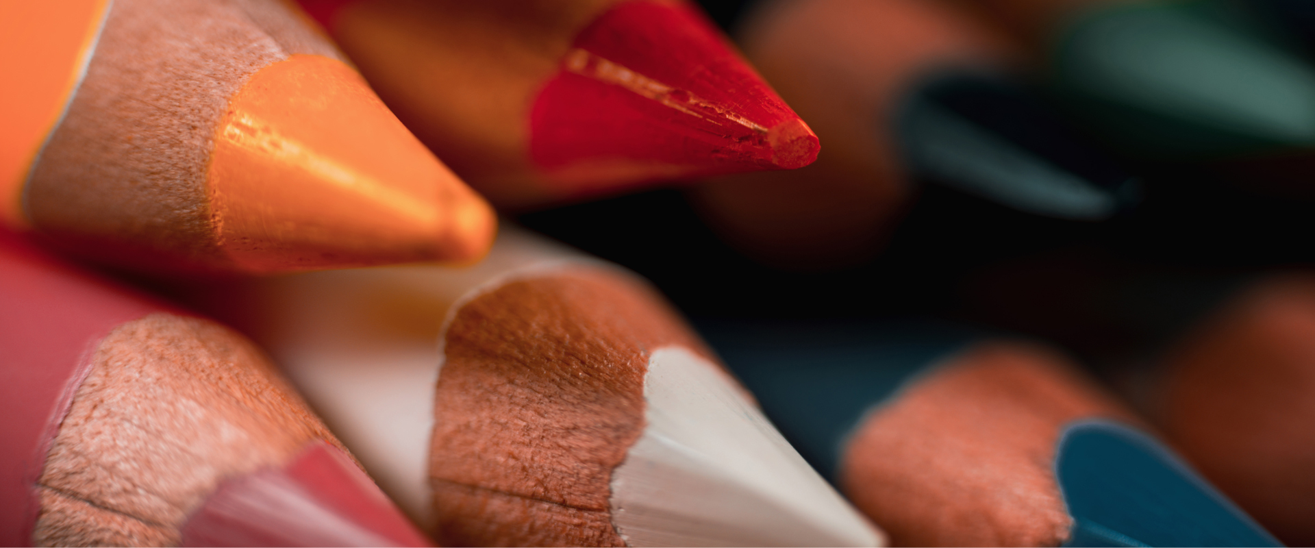 Header crayons closeup 01