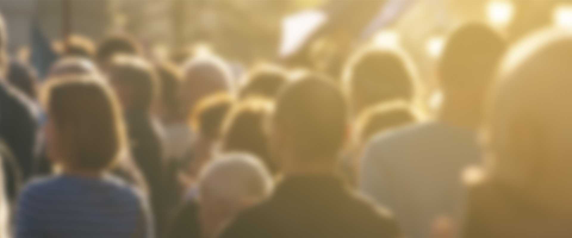 Header crowd ambient 01