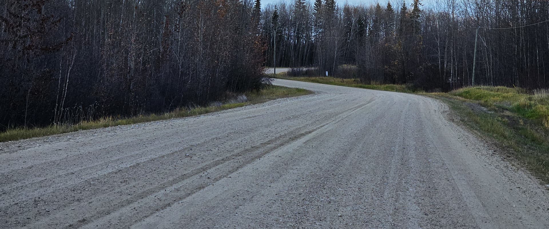 Header gravel road 02